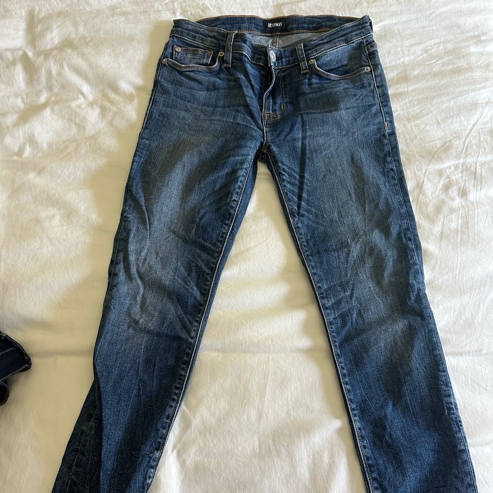 Hudson women’s, raw edge hem 27 jeans